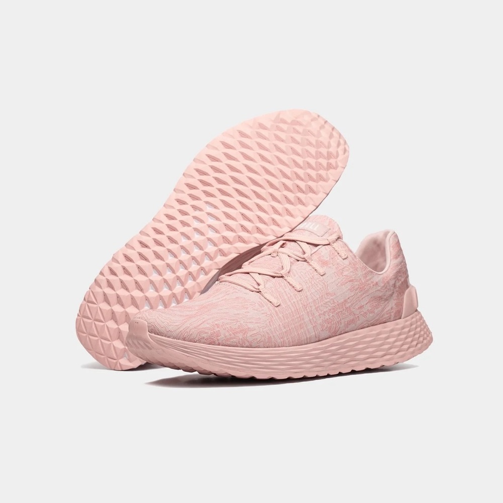 NOBULL ripstop runner.  Size 8.5 women’s, size 7 in men’s.